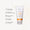 Tubo de protector solar Green People sin fragancia SPF30, junto a iconos de beneficios clave del producto y una ilustración floral.